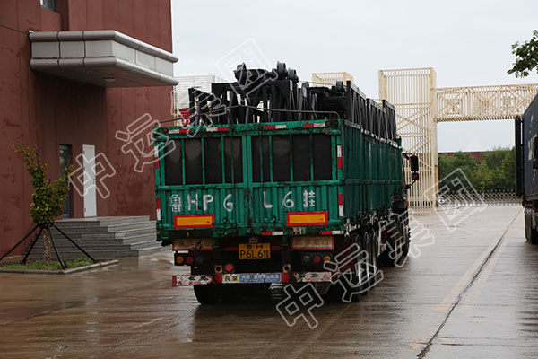 集團一批材料車發往呼倫貝爾